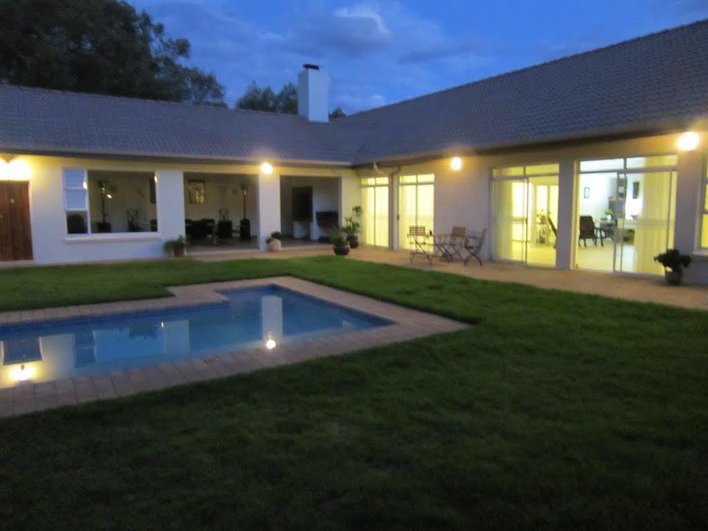Amohela Guesthouse Midrand Exterior foto